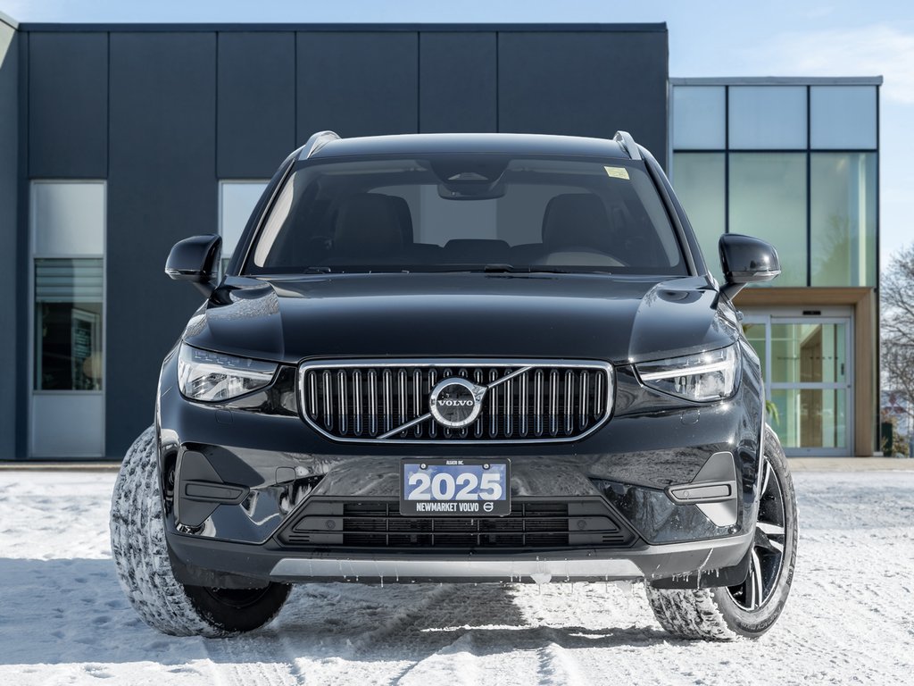 Volvo XC40 B5 AWD Core  LOW KM  CLIMATE PACK  CPO 2025-1