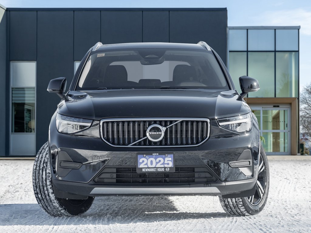 2025 Volvo XC40 B5 AWD Core Bright Theme  CPO FIN RATE 3.49%*-4%*-1