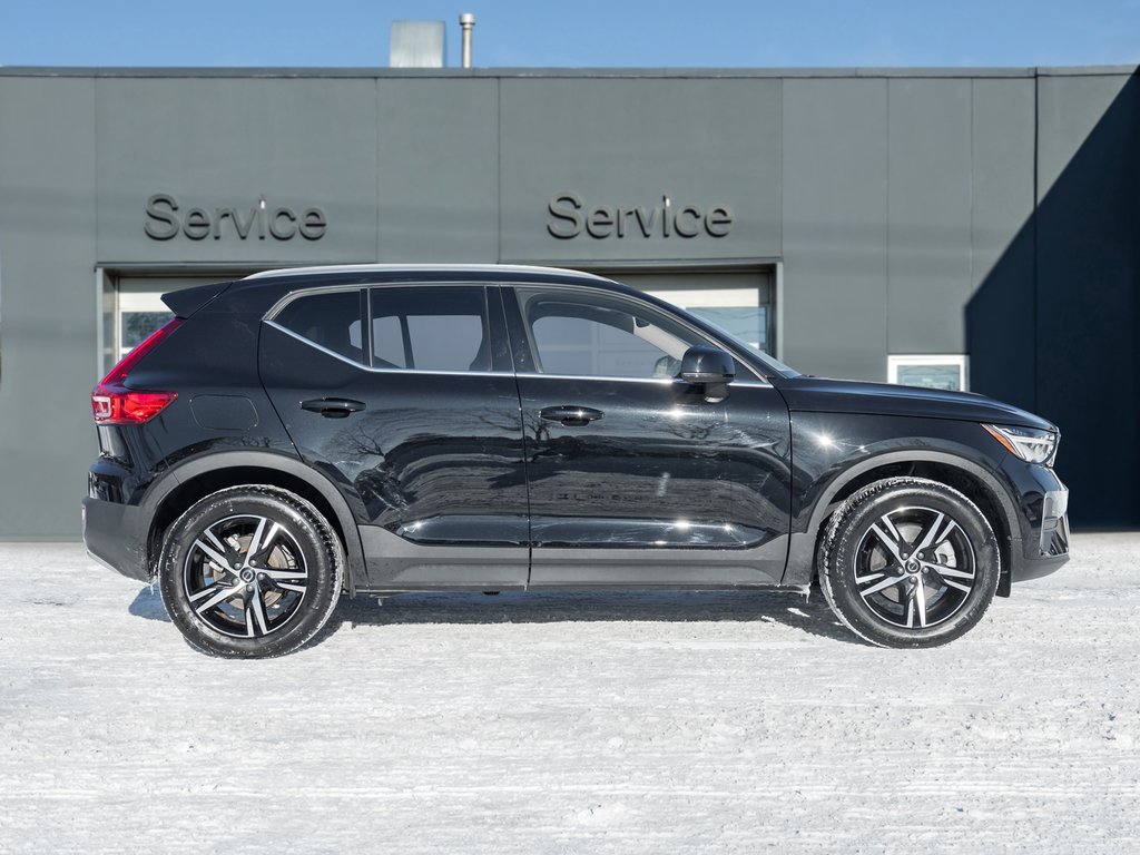 2025 Volvo XC40 B5 AWD Core Bright Theme  CPO FIN RATE 3.49%*-4%*-4