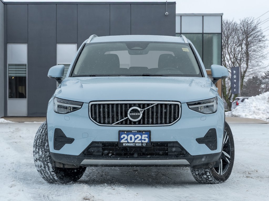 2025 Volvo XC40 B5 AWD Core Bright Theme  CPO FIN RATE 3.49%*-4%*-1
