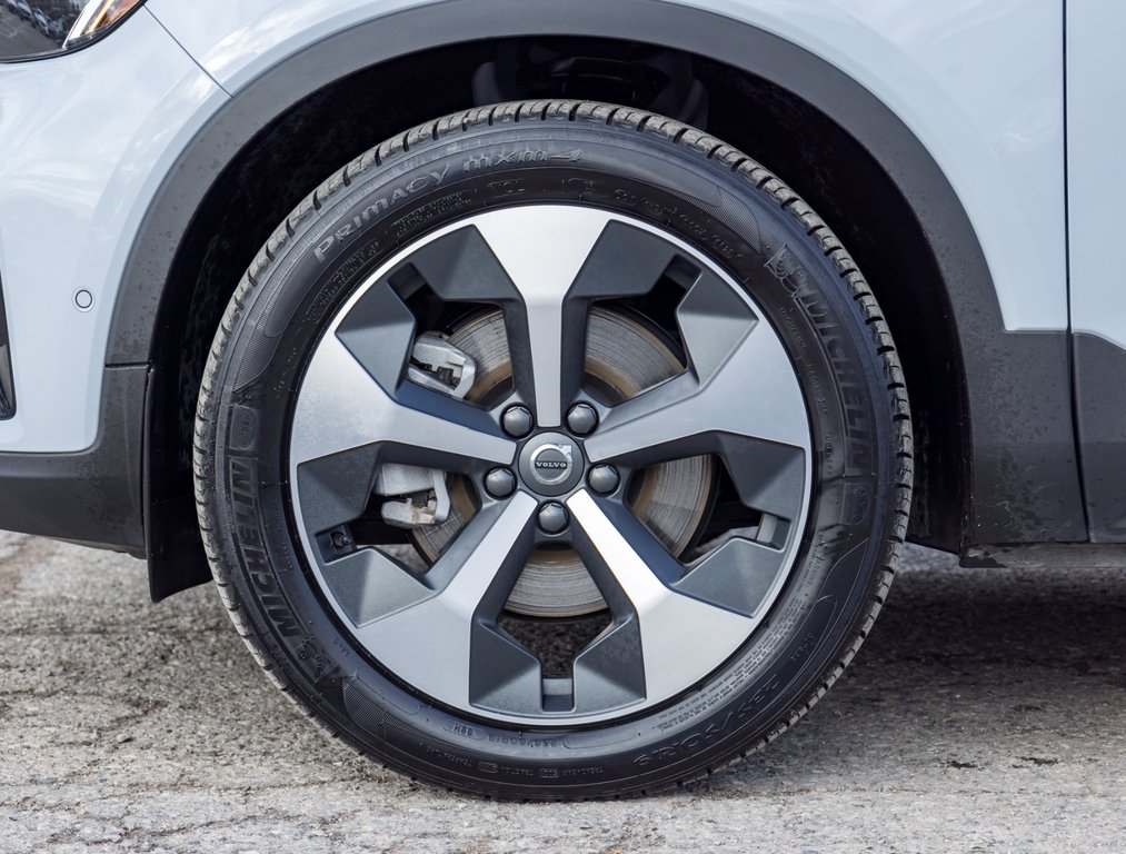 Volvo XC40 B5 AWD Plus Dark Theme CLOUD BLUE VOLVO CPO 2025-3