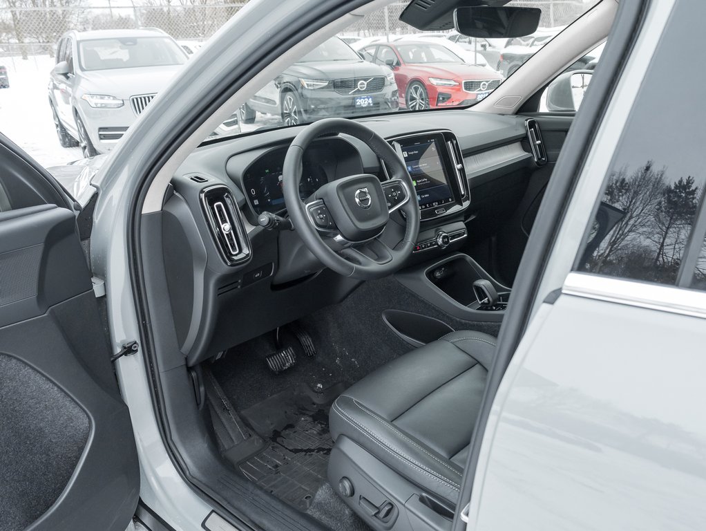 Volvo XC40 B5 AWD Core  20 ALLOY WHEELS  CLIMATE PACK  CPO 2025-6