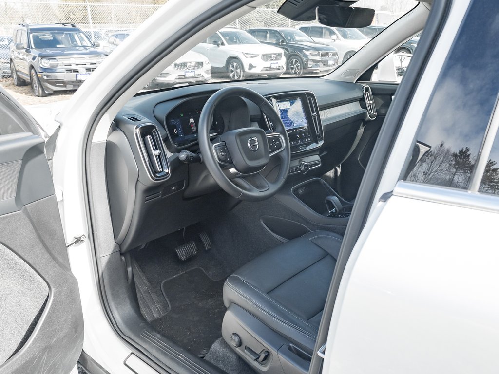 Volvo XC40 B5 AWD Core  CPO FINANCE RATE FROM 3.49%* 2025-6