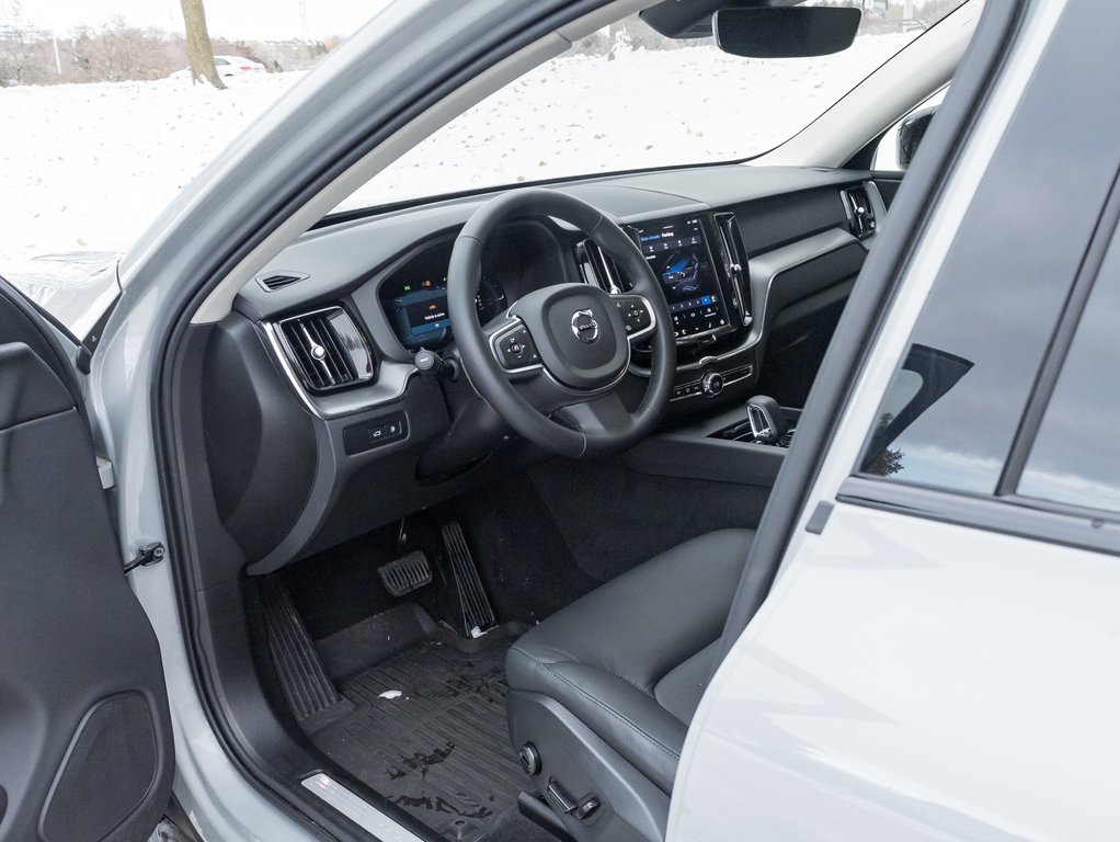 2025 Volvo XC60 Plug-In Hybrid T8 AWD Core Dark  Theme PLUG IN HYBRID  VOLVO CPO-7