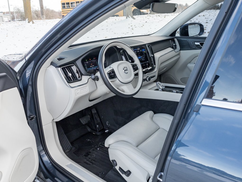 Volvo XC60 Recharge T8 eAWD PHEV Inscription  NEW TIRES  MASSAGE SEATS 2022-7