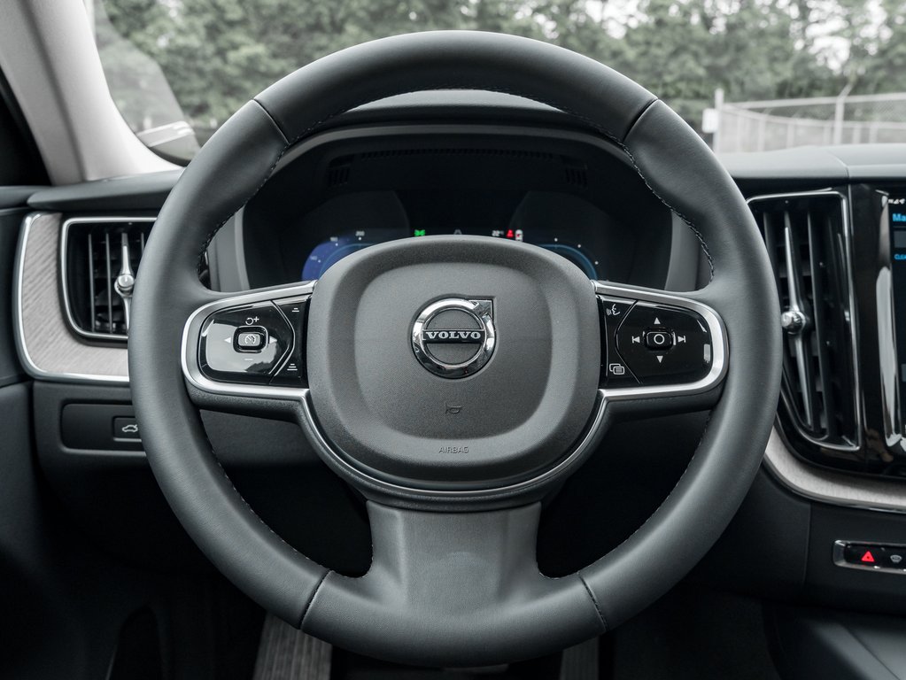 2025 Volvo XC60 Recharge T8 AWD PLUG IN HYBRID  NEARLY NEW  CPO-7