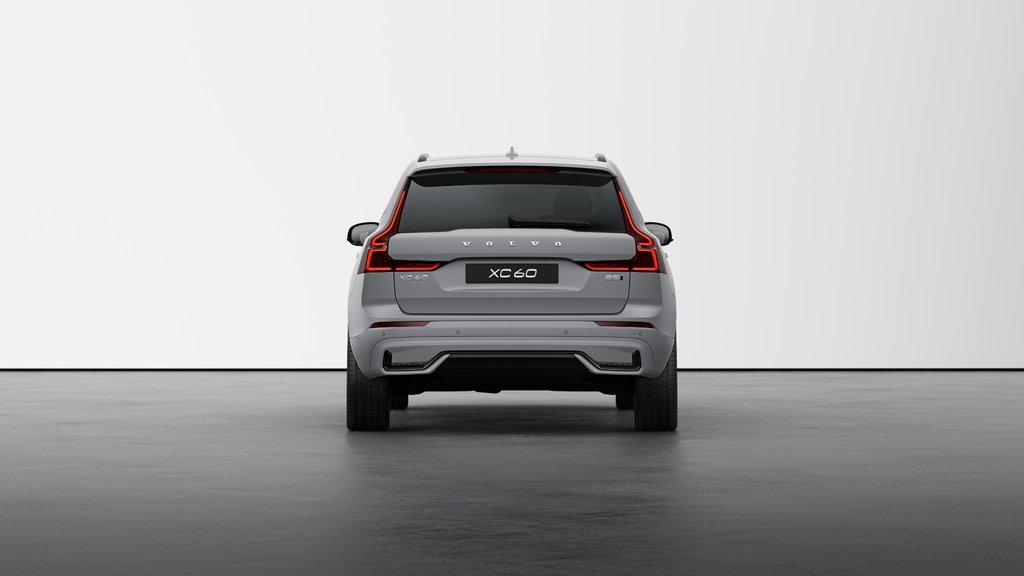 Volvo XC60 B5 AWD Plus Dark Theme 2025-3