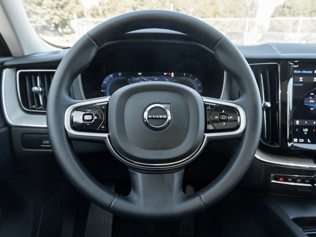 Volvo XC60 B5 AWD Plus Dark Theme LOW MILEAGE NEARLY NEW CPO 2025-7