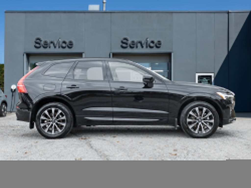 2025 Volvo XC60 B5 AWD Plus Dark Theme NEARLY NEW  CPO-4