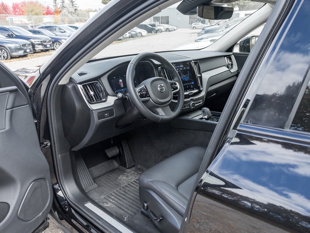 Volvo XC60 B5 AWD Plus Dark Theme  20 ALLOY WHEELS  CPO 2025-6