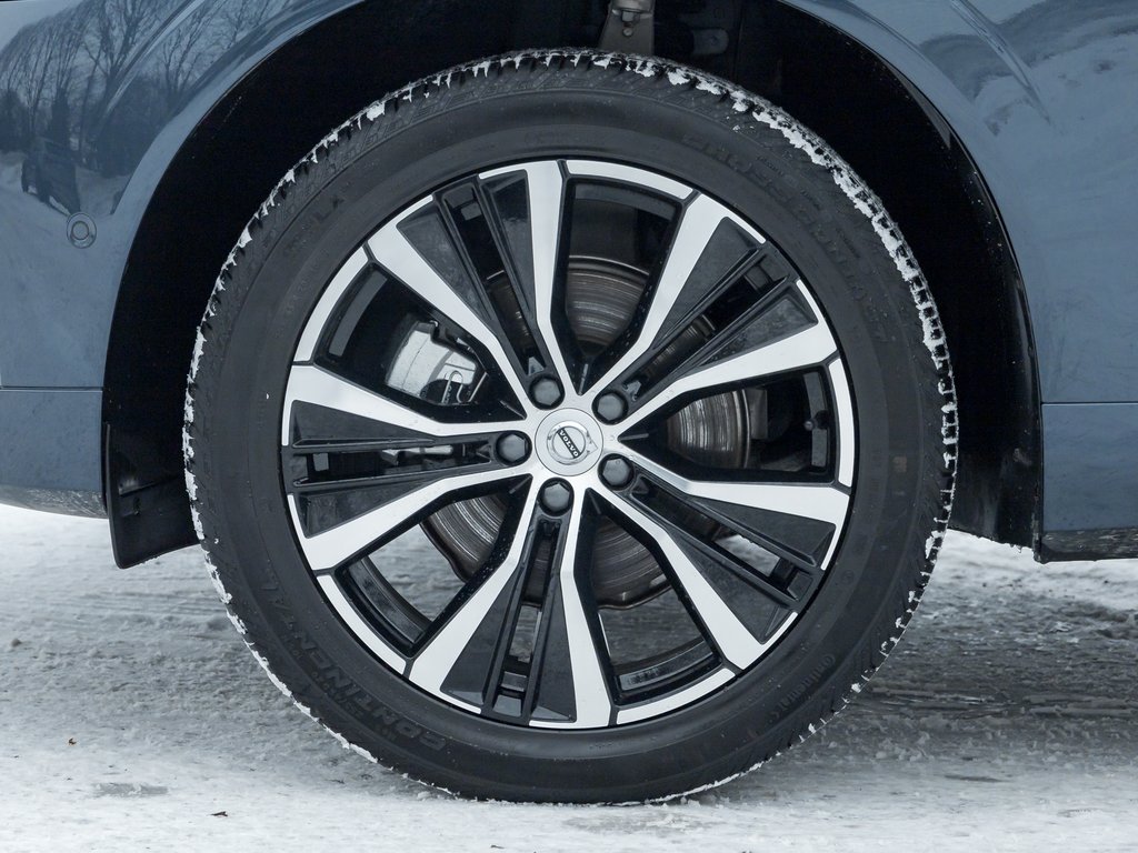 2025 Volvo XC60 B5 AWD Plus Dark Theme-3