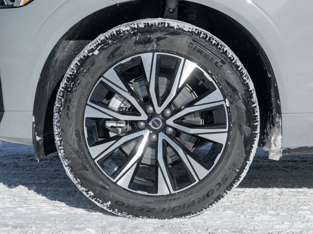 2025 Volvo XC60 B5 AWD Core Dark Theme  19 ALLOY WHEEL  VOLVO CPO-3