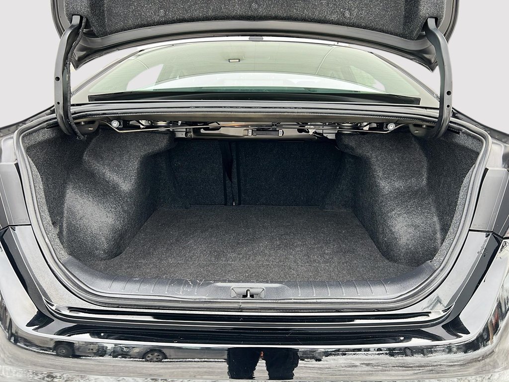 Nissan Altima SR AWD MODEL SPORT 2023-5