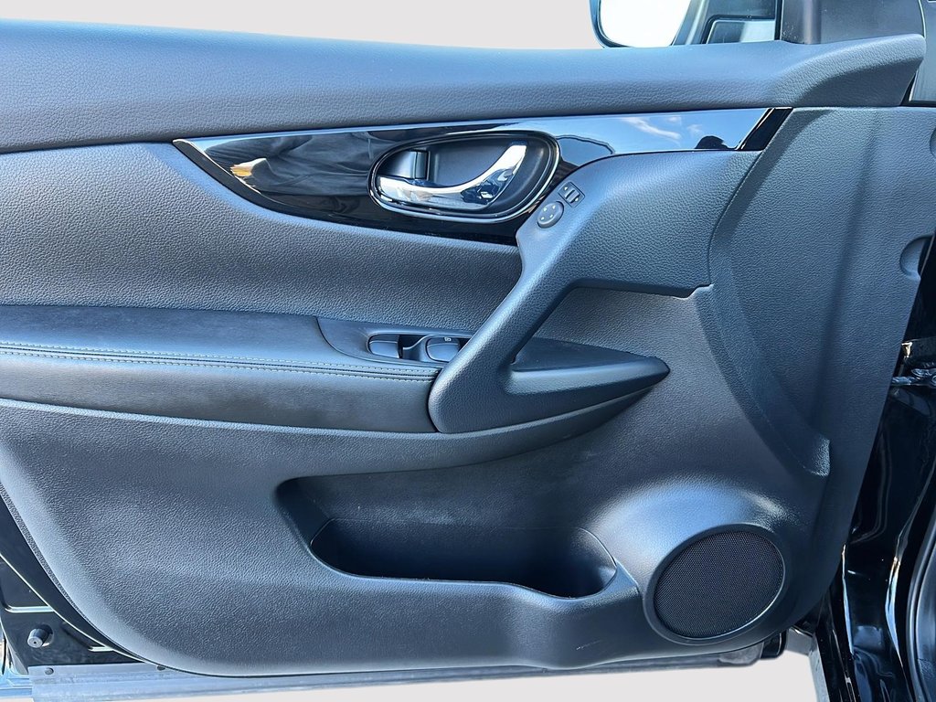 Nissan Qashqai SV AWD 2023 à Sherbrooke, Québec - 10 - w1024h768px