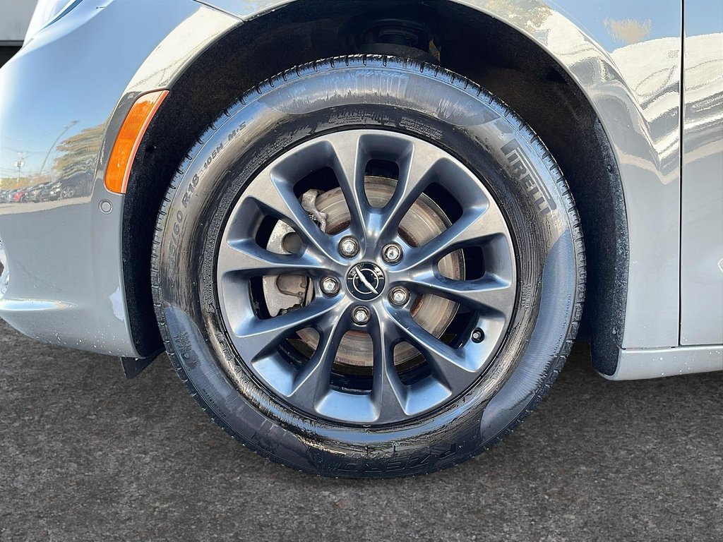 2022 Chrysler Pacifica TOURING L-6