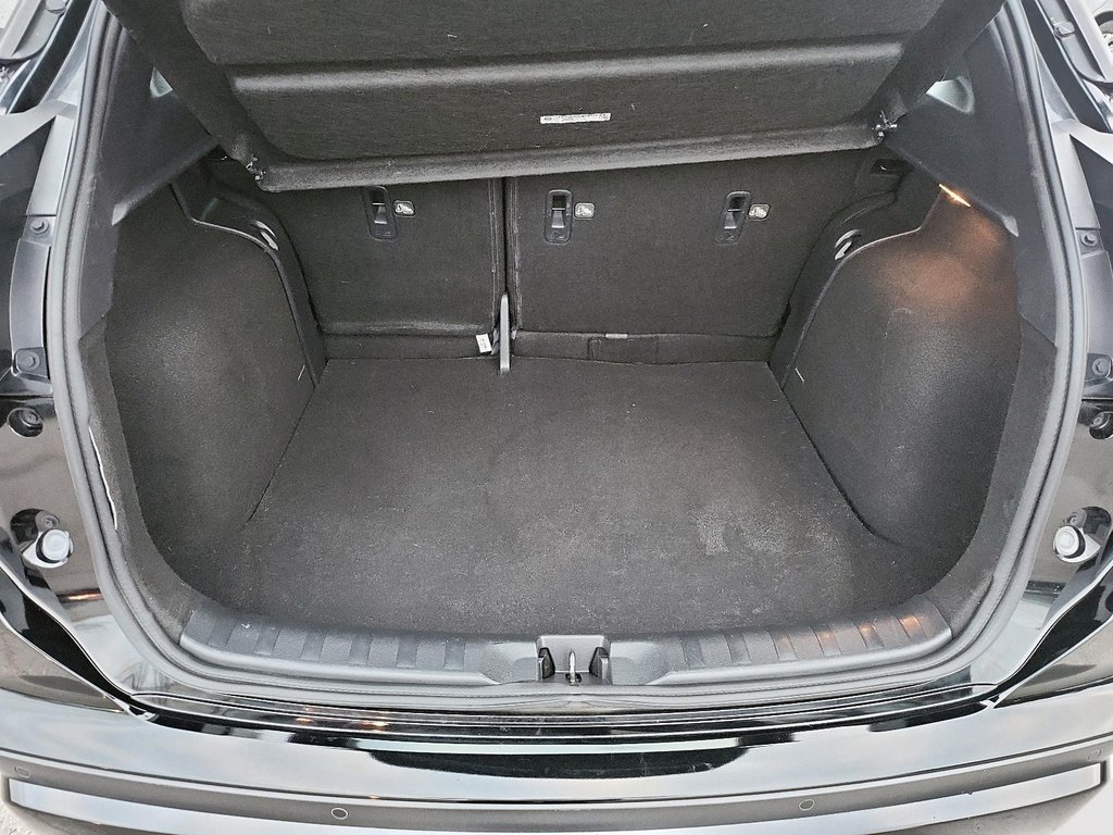 2023 Nissan Kicks SR-5