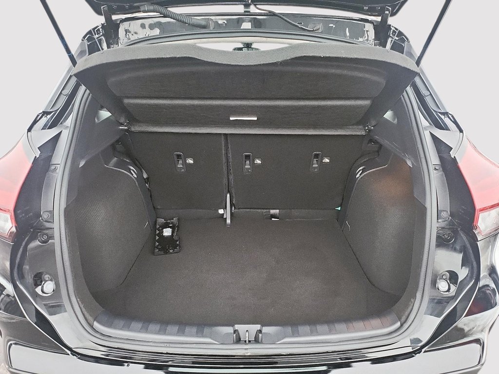 2024 Nissan Kicks SR-5