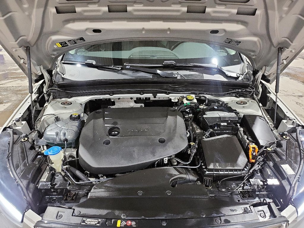 2023 Volvo XC40 Plus Bright Theme-7