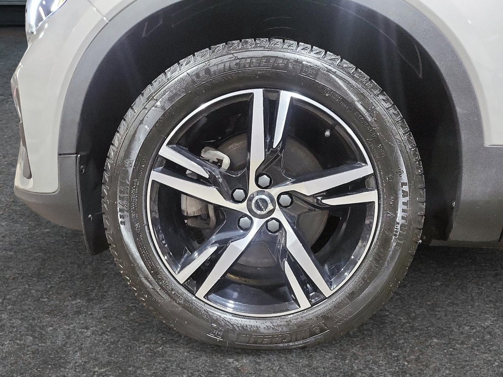 2023 Volvo XC40 Plus Bright Theme-6