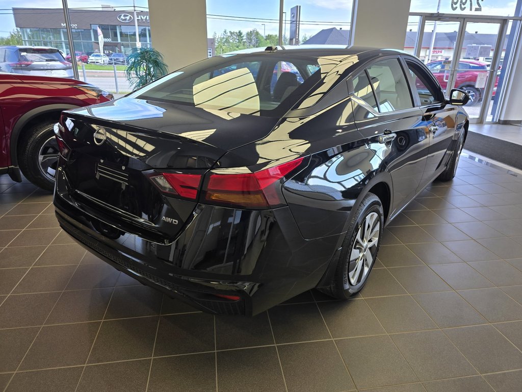 Nissan Altima S 2024 à Magog, Québec - 2 - w1024h768px