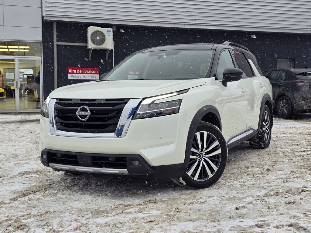 Nissan Pathfinder Platinum 2022 à Magog, Québec - 1 - w1024h768px