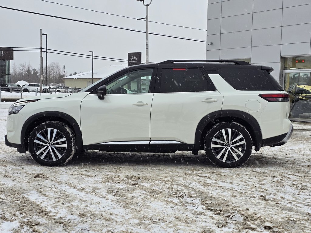 Nissan Pathfinder Platinum 2022 à Magog, Québec - 2 - w1024h768px