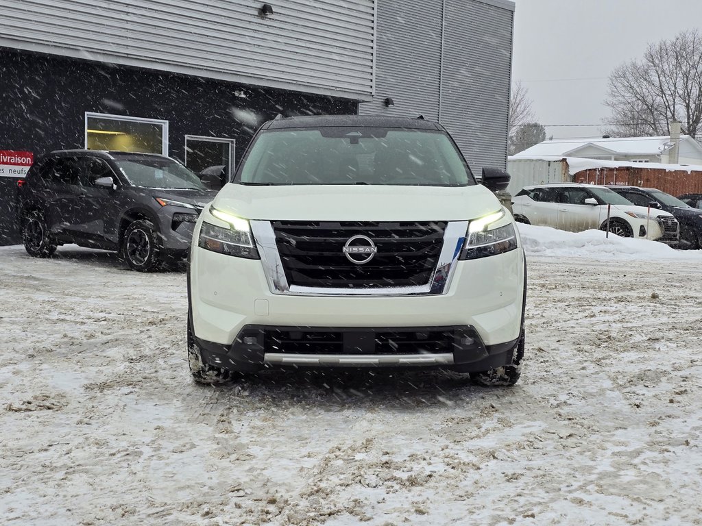 Nissan Pathfinder Platinum 2022 à Magog, Québec - 12 - w1024h768px