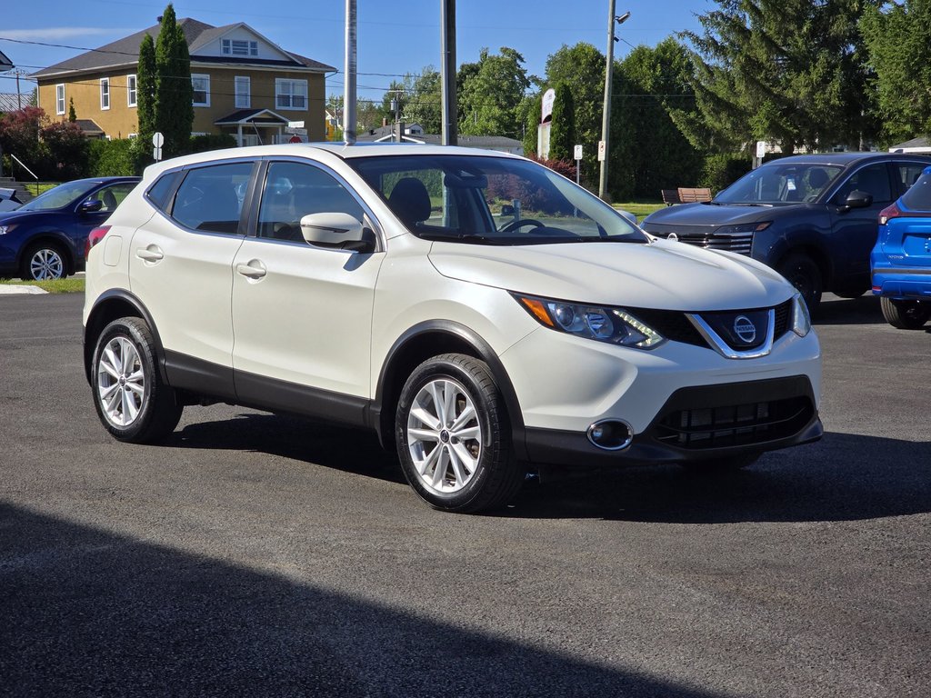 Nissan Qashqai SV AWD 2019 à Magog, Québec - 3 - w1024h768px
