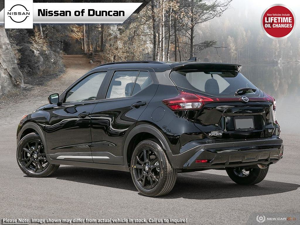 2024 Nissan Kicks Play SR PREMIUM-3