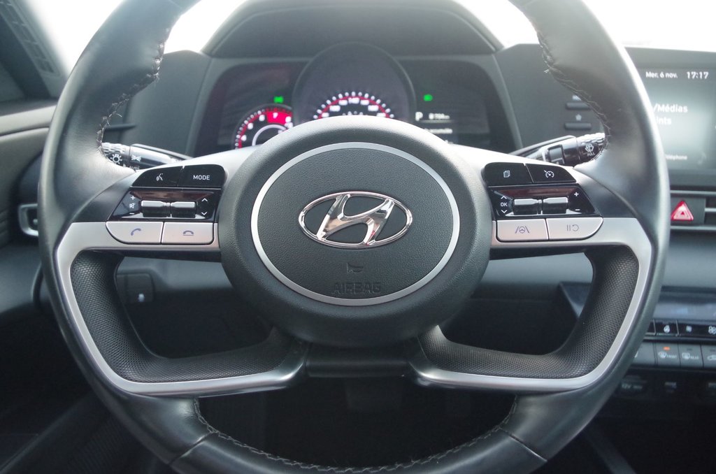 2022 Hyundai Elantra Preferred in Amos, Quebec - 9 - w1024h768px