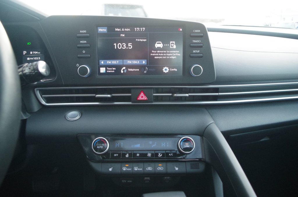 2022 Hyundai Elantra Preferred in Amos, Quebec - 10 - w1024h768px