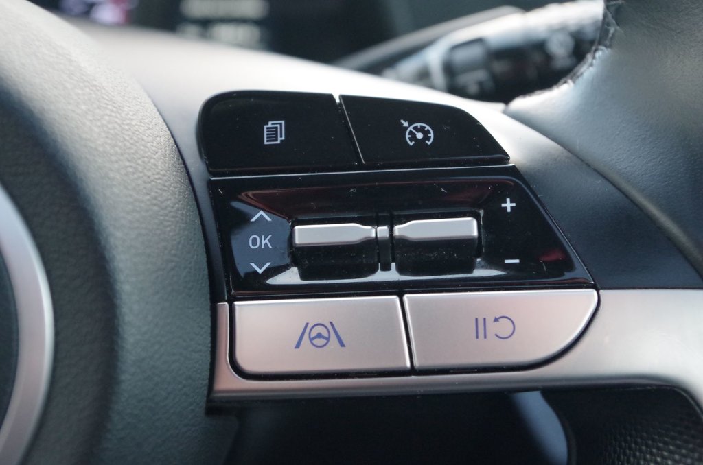 2022 Hyundai Elantra Preferred in Amos, Quebec - 13 - w1024h768px