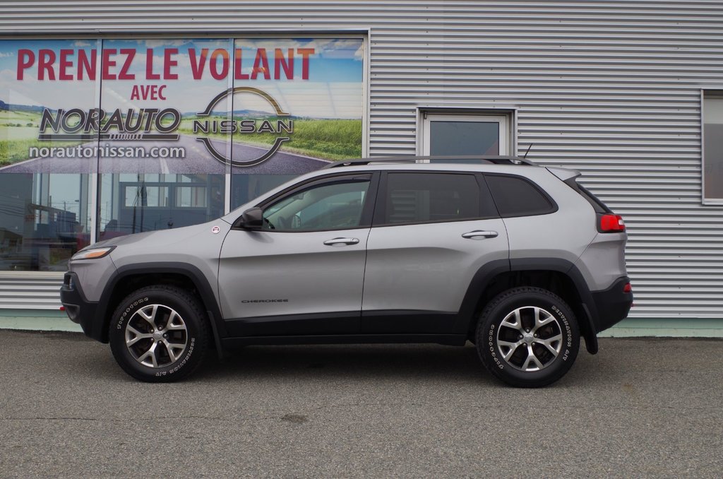 2015  Cherokee Trailhawk AWD in Amos, Quebec - 3 - w1024h768px