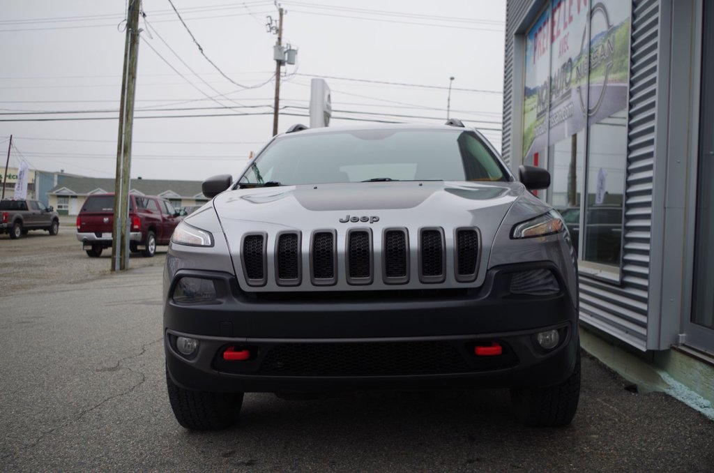 2015  Cherokee Trailhawk AWD in Amos, Quebec - 7 - w1024h768px