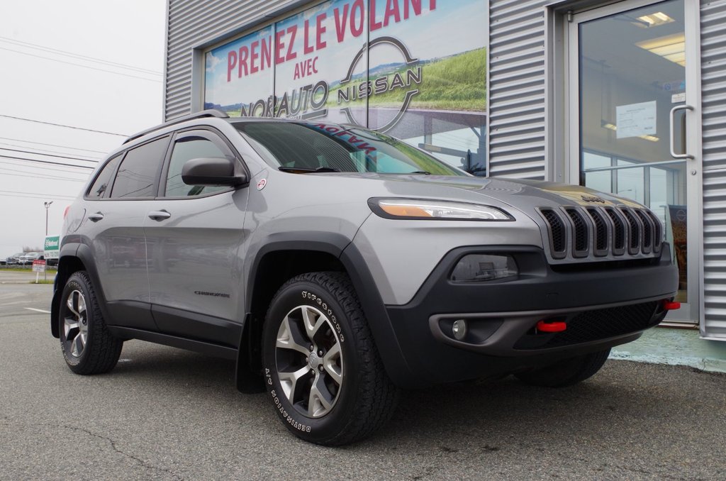 2015  Cherokee Trailhawk AWD in Amos, Quebec - 2 - w1024h768px