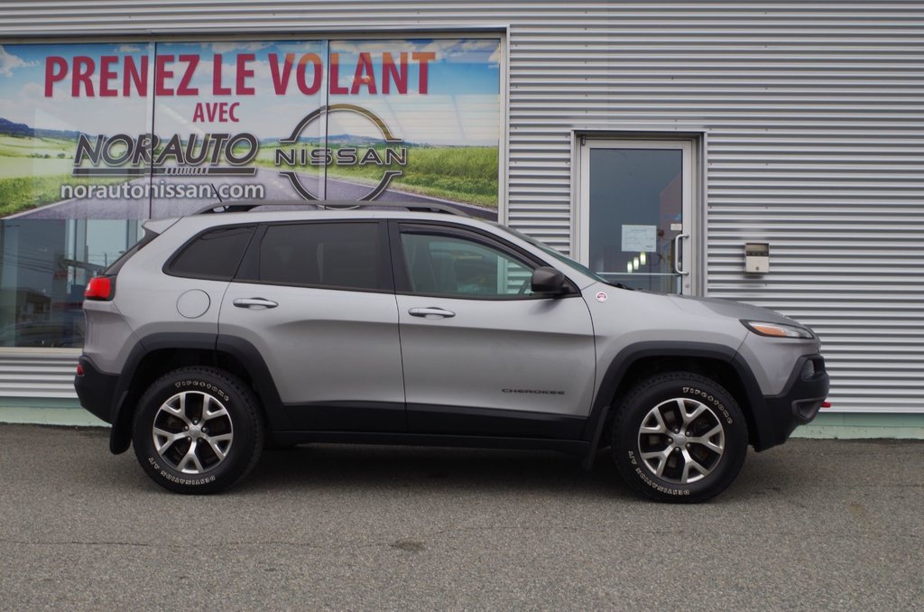 2015  Cherokee Trailhawk AWD in Amos, Quebec - 4 - w1024h768px