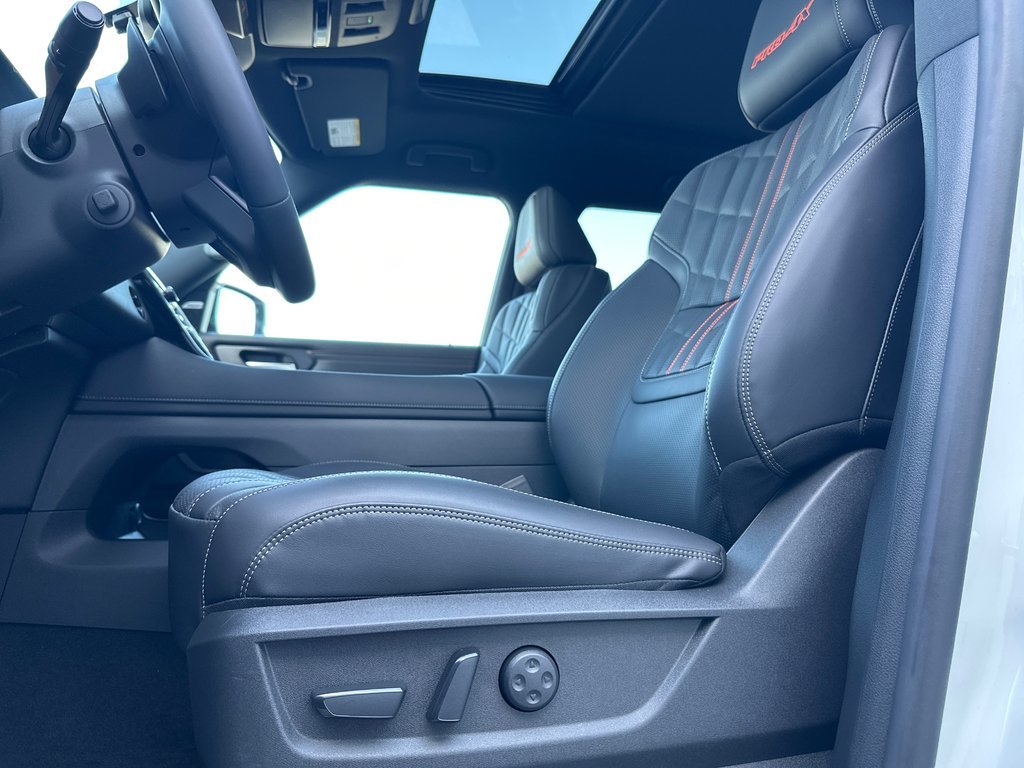 Nissan Armada PRO-4X 2025 à Amos, Québec - 9 - w1024h768px