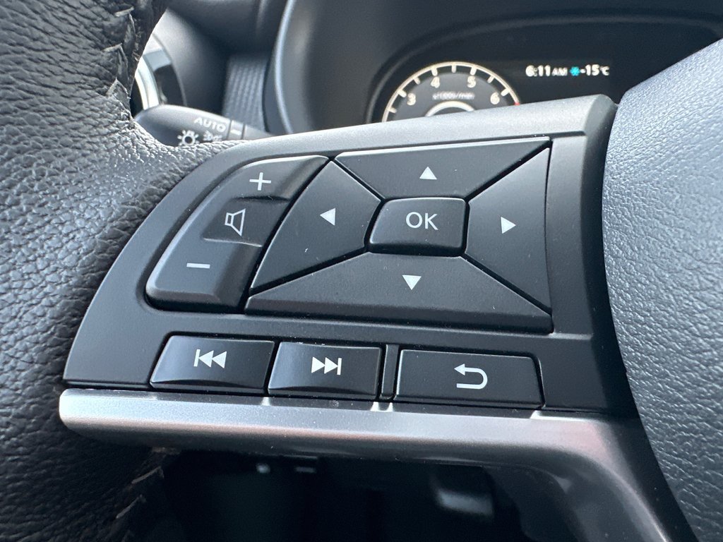 2025 Nissan Kicks Play SV in Amos, Quebec - 9 - w1024h768px