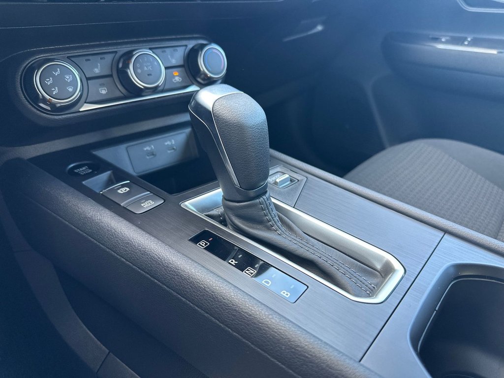 Nissan Kicks S AWD 2026 à Amos, Québec - 8 - w1024h768px