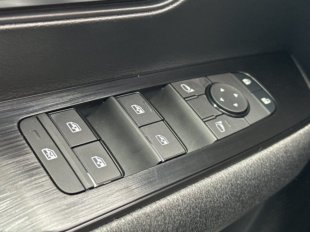 Nissan Kicks SV AWD 2026 à Amos, Québec - 14 - w1024h768px