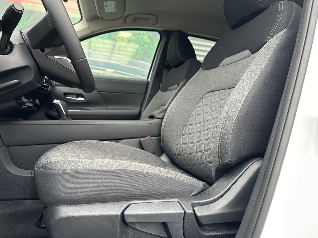 Nissan Kicks SV AWD 2026 à Amos, Québec - 6 - w1024h768px