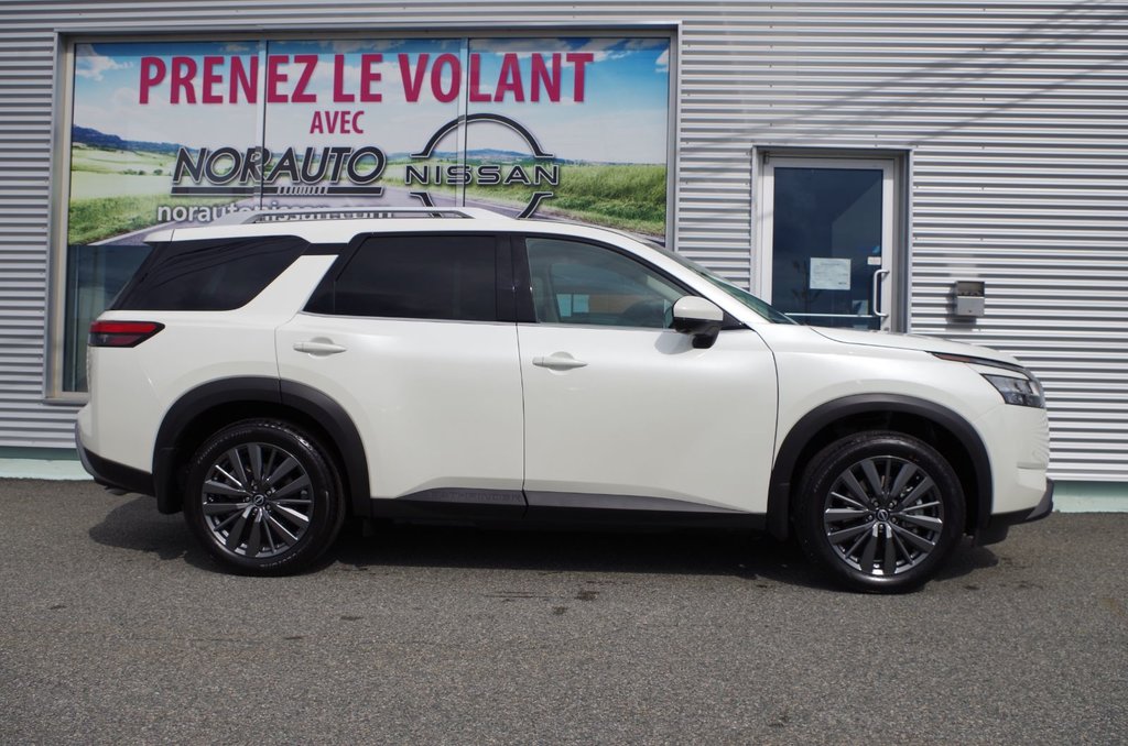 2024 Nissan Pathfinder SL PREMIUM in Amos, Quebec - 4 - w1024h768px