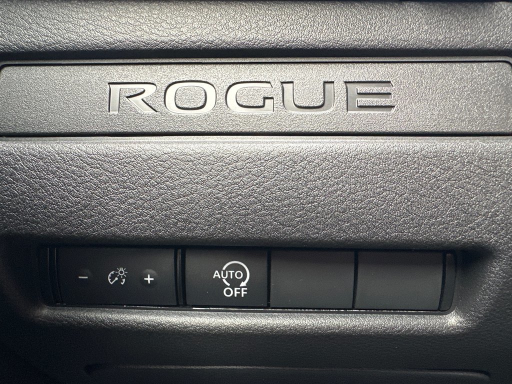 Nissan Rogue S AWD 2025 à Amos, Québec - 13 - w1024h768px