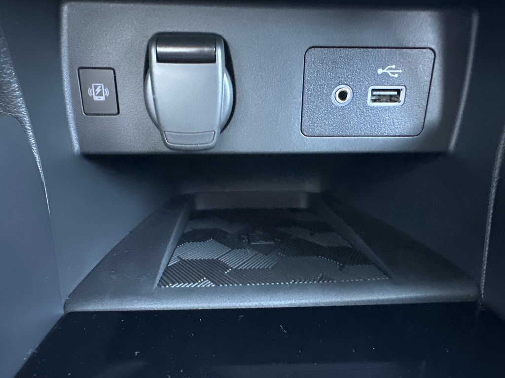 Nissan Versa SV 2025 à Amos, Québec - 11 - w1024h768px