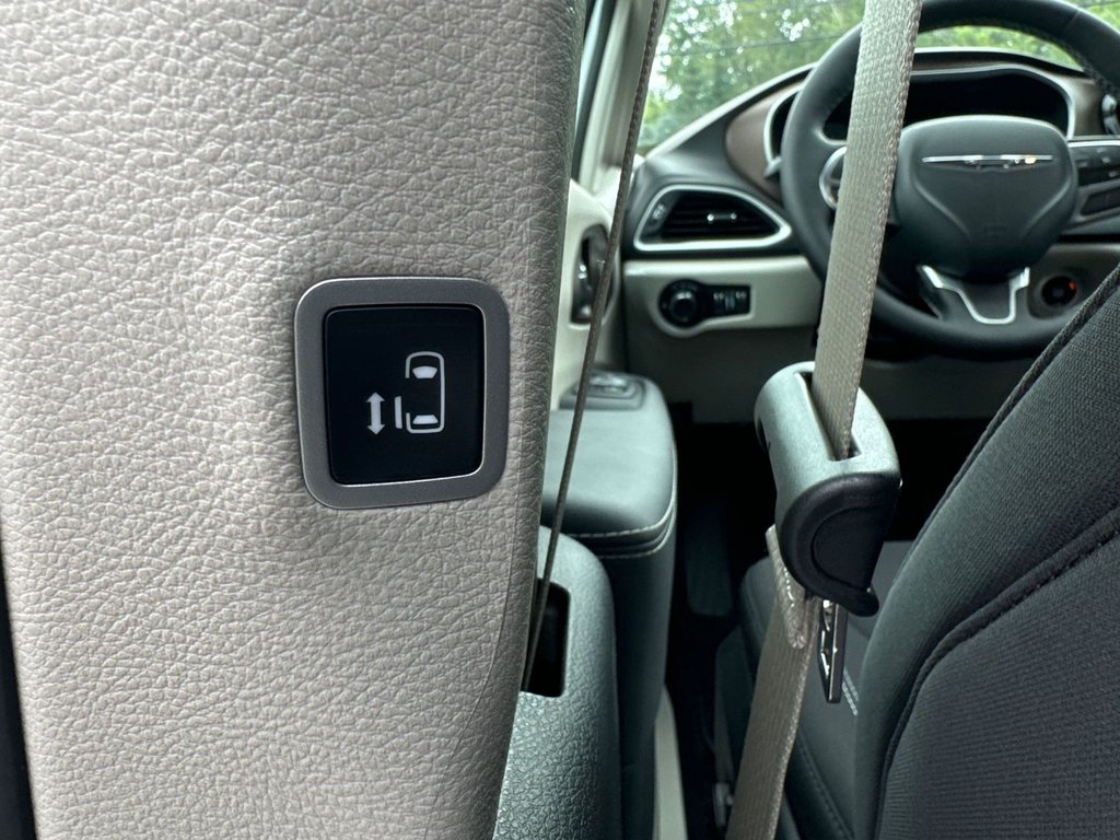 2024 Chrysler Grand Caravan SXT in Sussex, New Brunswick - 29 - w1024h768px