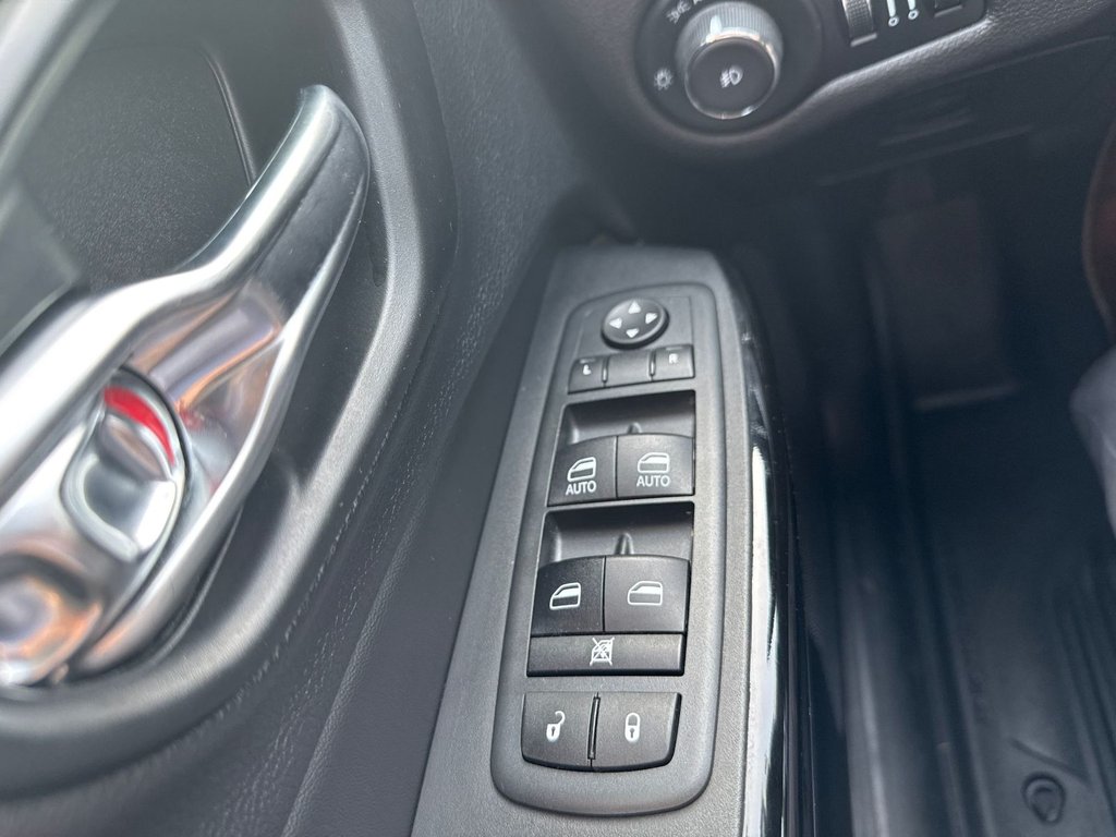 2021 Jeep Cherokee Altitude in Sussex, New Brunswick - 26 - w1024h768px