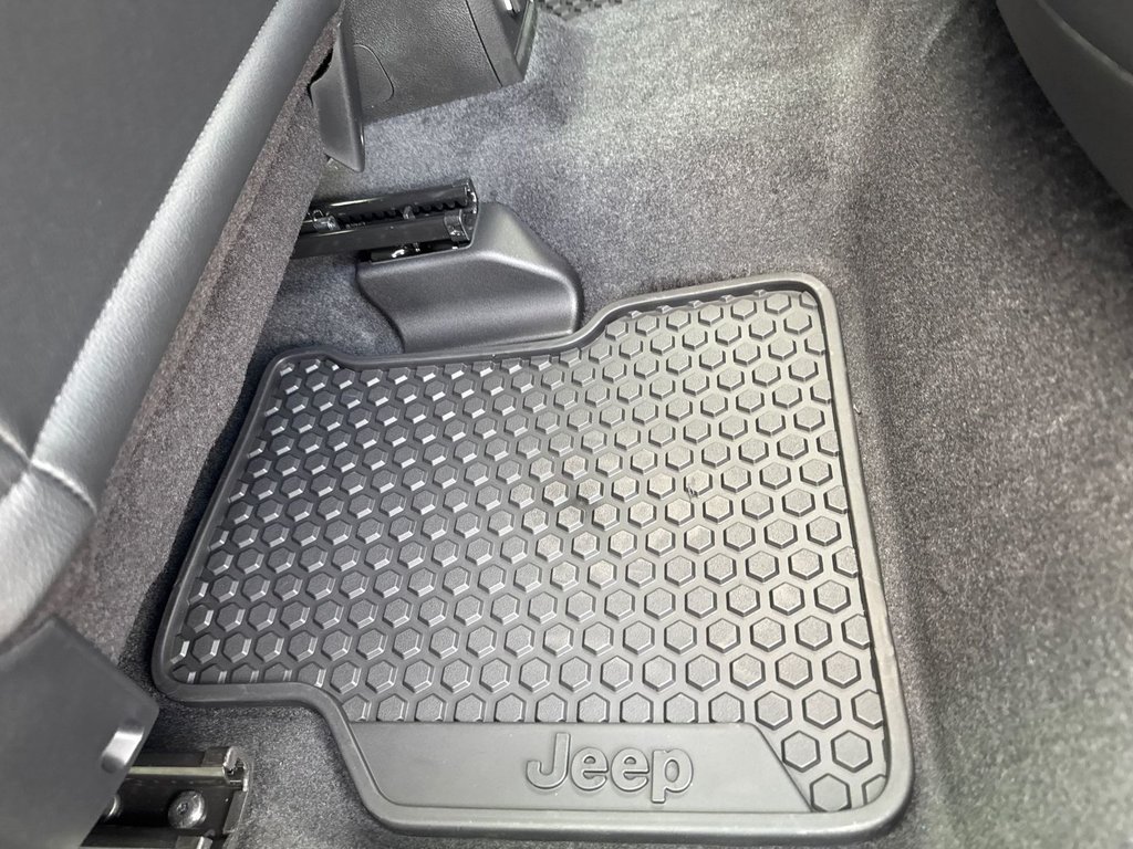 2025 Jeep Compass NORTH in Sussex, New Brunswick - 31 - w1024h768px