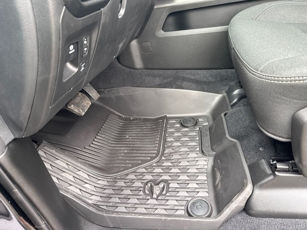 2026 Ram 1500 BIG HORN in Sussex, New Brunswick - 16 - w1024h768px