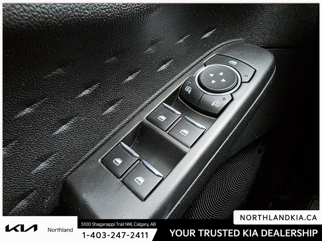 2020 Ford Escape Hybrid Titanium-7