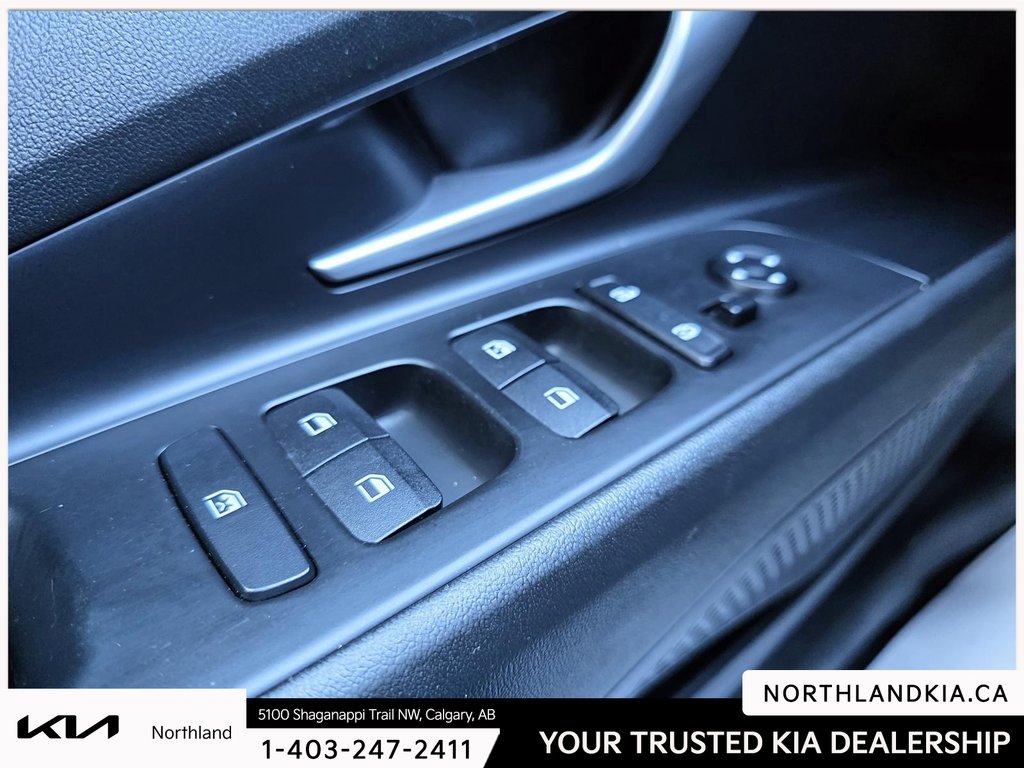 2023 Hyundai Elantra Preferred-7